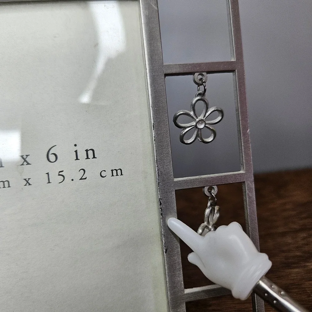 Pier 1 Imports Silver‎ Metal 4x6 Picture Frame Dangling Flower Charms Floral Y2K